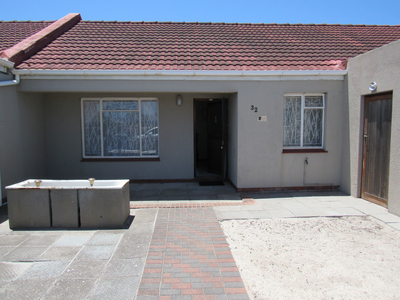 THREE BEDROOM HOUSE FOR SALE IN STRANDFONTEIN ( WL)