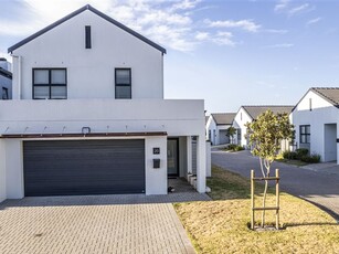 3 Bed Duplex in Brackenfell Central