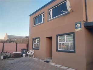 4 Bed Duplex in Ravensmead