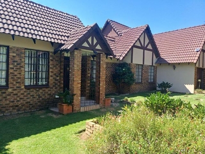 3 Bedroom Freehold For Sale in Dalpark Ext 1