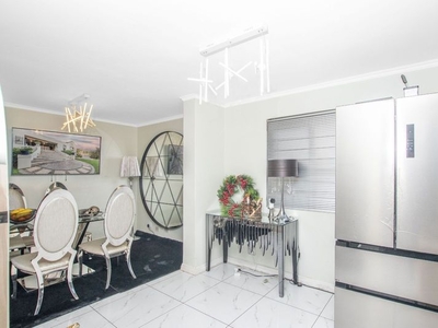 3 Bedroom townhouse-villa in Sunninghill For Sale