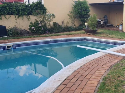 4 Bedroom House to rent in Linmeyer | ALLSAproperty.co.za