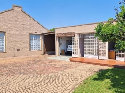 Huge investment opportunity in Middelburg central town area