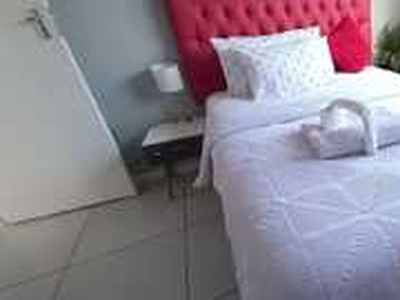 Its neat comftable and secure guesthouse - Cape Town