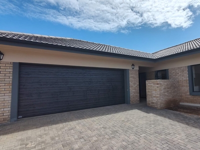 Townhouse For Sale in GREAT BRAK RIVER