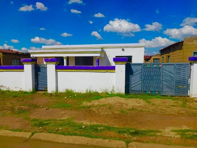 2 Bedroom House For Sale in Tsakane