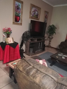 2 Bedroom House For Sale in Rustenburg Central