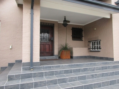 3 Bedroom House For Sale In Gholfsig