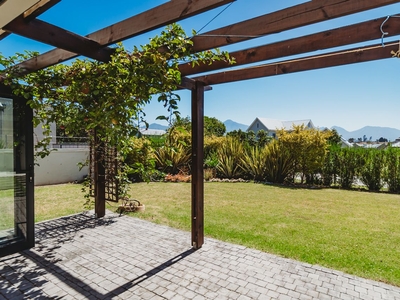 3 Bedroom House For Sale in Kraaibosch Country Estate