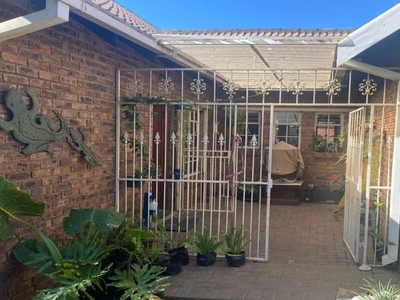 3 Bedroom townhouse - sectional to rent in Del Judor Ext 1, Witbank