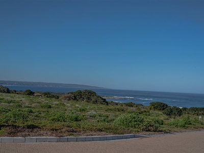 685 m² Land available in Stilbaai