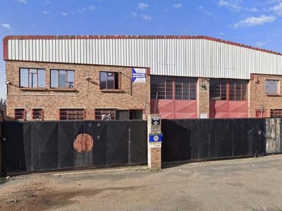 880m² Warehouse For Sale in Driehoek