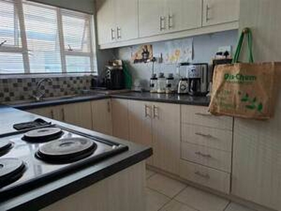 beautiful 2 Bed Apartment in Diep River - Cape Town