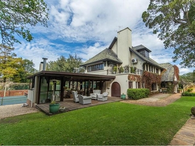 MAGNIFICENT 5 BEDROOM HOME IN UPPER WALMER EPITOMISES LUXURY, STYLE AND ELEGANCE