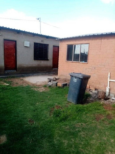 RDP WITH LOTS OF SPACE FOR SALE IN FINE TOWN ORANGE FARM WITH TITLEDEED – CASH BUYERS ONLY