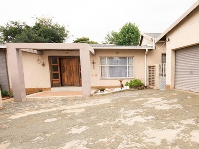 3 Bedroom House For Sale in Rensburg