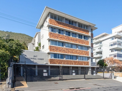 1 bedroom apartment to rent in Sea Point