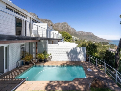 3 Bedroom Townhouse For Sale in Camps Bay