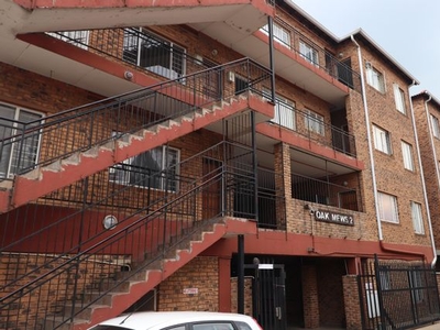 2 Bedroom Flat For Sale in Kempton Park Central