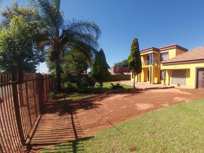 5 bedroom, Akasia Gauteng N/A