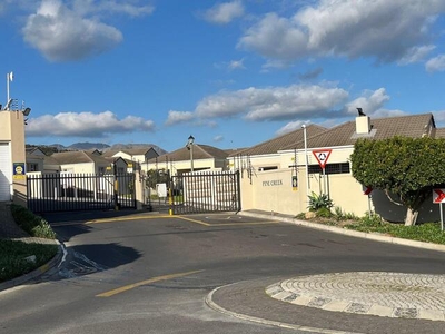 House For Rent In Pine Creek Estate, Somerset West