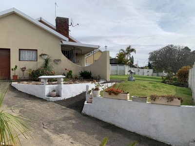 House For Sale In Amalinda North, East London