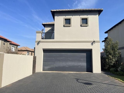 House For Sale In Gateway Manor, Hartbeespoort