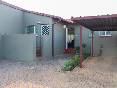 Townhouse For Sale In Georginia, Roodepoort