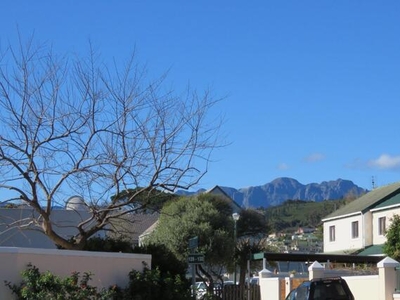 Townhouse For Sale In Heritage Park, Somerset West