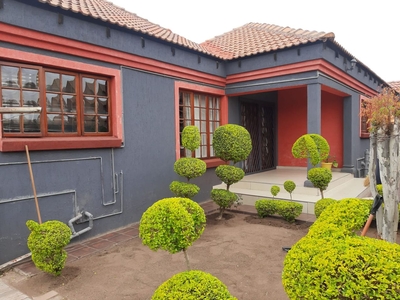 4 Bedroom Freehold For Sale in Seshego D
