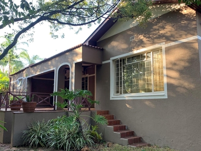 4 Bedroom House For Sale in Groenkloof