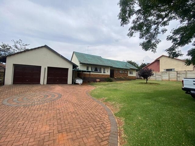 House For Rent In Florida Park, Roodepoort