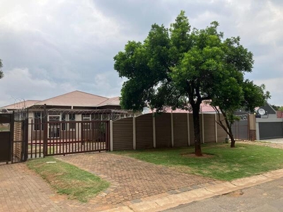 House For Sale In Kempton Park Ext 2, Kempton Park