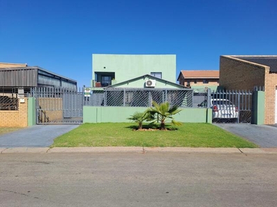 House For Sale In Lenasia Ext 8, Johannesburg
