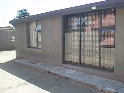 House For Sale In Meadowlands, Soweto