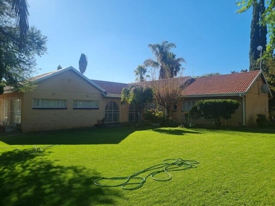 House For Sale In Neserhof, Klerksdorp