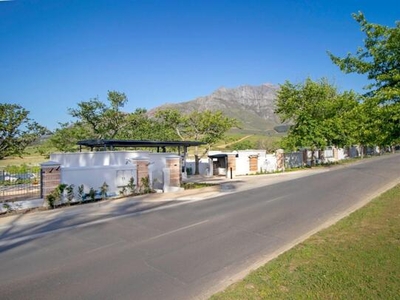 House For Sale In Paradyskloof, Stellenbosch
