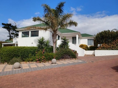 House For Sale In Sonstraal Heights, Durbanville