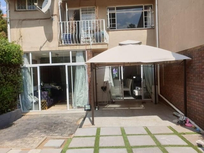 Townhouse For Rent In Bramley Park, Sandton