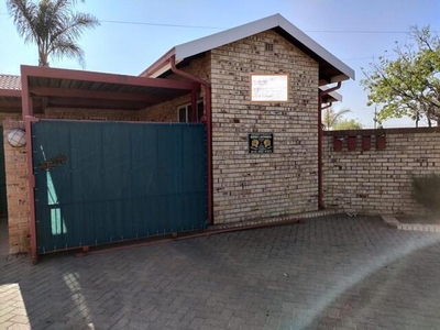 Townhouse For Rent In Helikonpark, Randfontein
