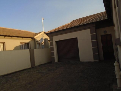 Townhouse For Rent In River View, Witbank