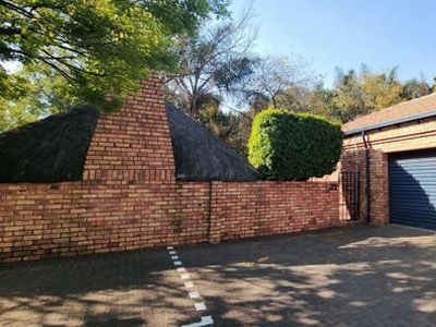 Townhouse For Sale In Clubview, Centurion