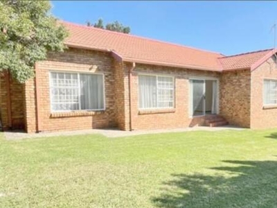 Townhouse For Sale In Kyalami, Midrand