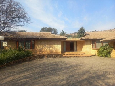 Townhouse For Sale In Poortview, Roodepoort