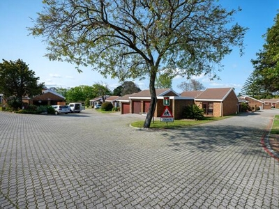 Townhouse For Sale In Stellenridge, Bellville