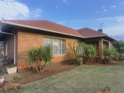 3 Bedroom House For Sale in Geduld