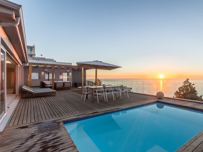 Apartment For Sale in BANTRY BAY
