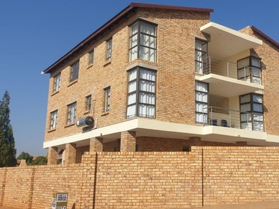 Bachelor Apartment to rent in Tlhabane West, Rustenburg
