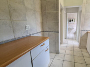 2 Bedroom Apartment to Rent in Kannoniers Park - Potchefstroom