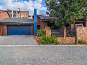 3 Bed House in Roodepoort Central